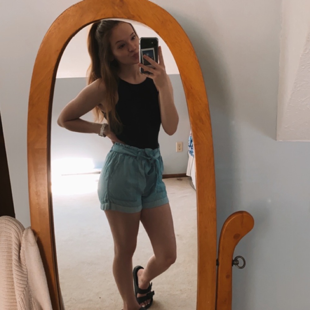 Meet your Posher, Emily